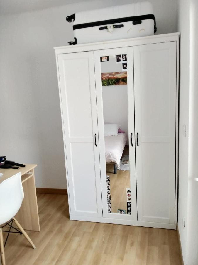 Alojamiento Disponible Para Una Persona Apartamento *